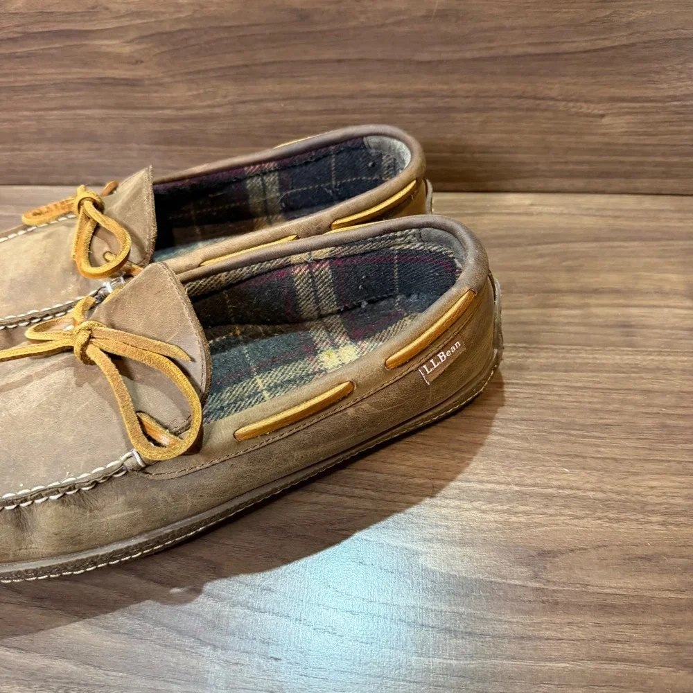 LL Bean Moccasin Slippers Mens 9 Brown Good Flannel Lined Leather 212164